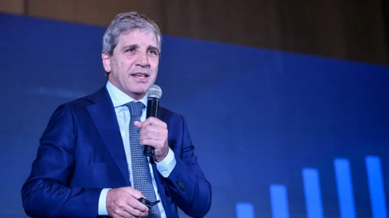 Luis Caputo: “El sector inmobiliario es uno de los más importantes y con más potencial de la economía”